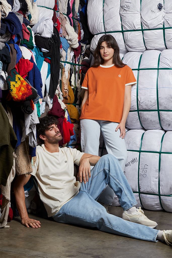 •	Esta unión representa la primera colección completa elaborada con tejido reutilizado de Recovo.