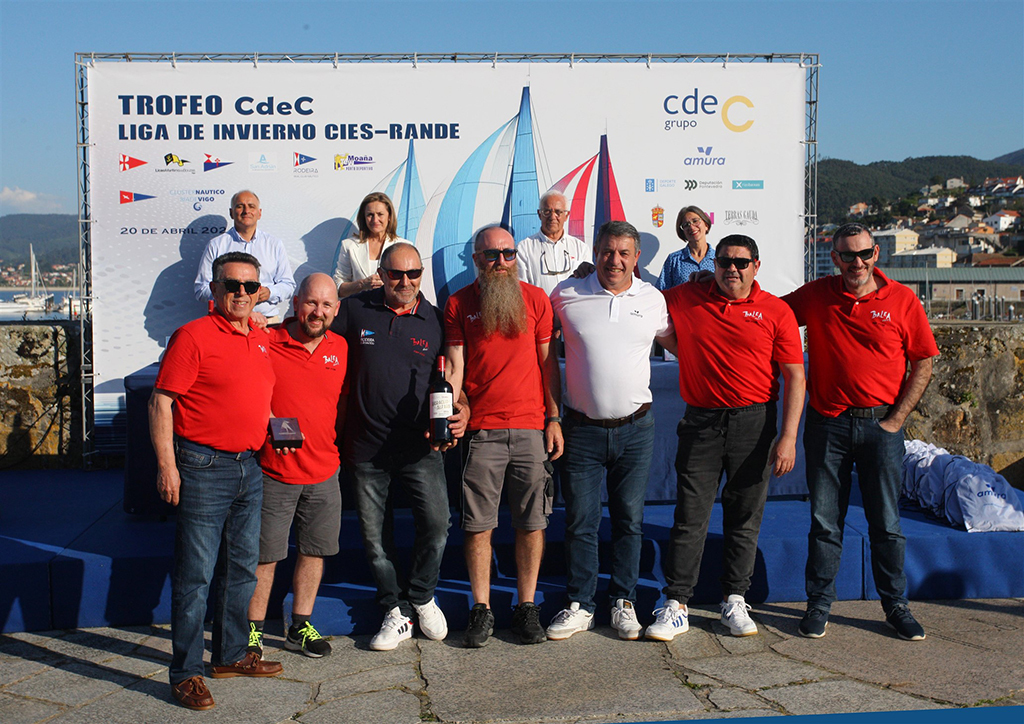 El Balea Dous de Luis Pérez ganó en la regata de Combarro. JUAN CABALLERO.