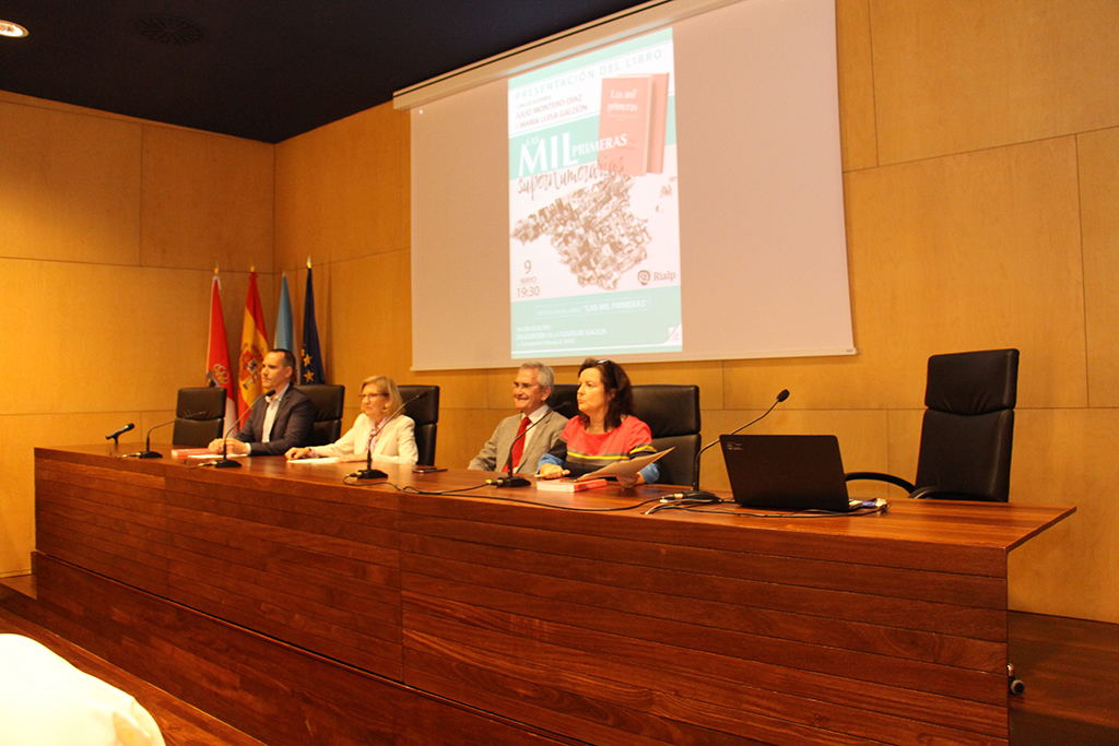 (De izq a dcha.) El secretario territorial, Fernando González Abeijón, María Luisa Galdón, Julio Montero-Diaz y la pesentadora del evento.