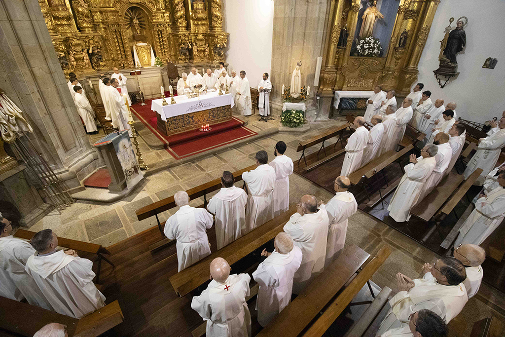 El obispo de Tui-Vigo presidió la eucaristía en el templo parroquial de San Francisco, anexo al Seminario Menor tudense.