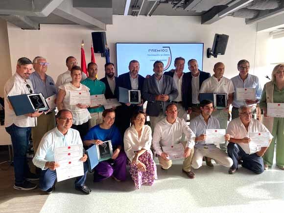 •	El gran ganador de la gala fue el vino Castillo de Salvanés, de la bodega Recespaña, Soc. Cooperativa, al recibir una puntuación de 99 sobre 100.