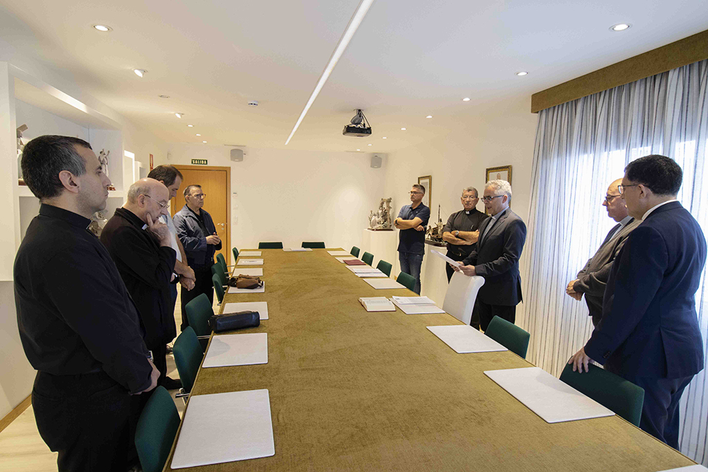 Valín durante el juramento de fidelidad y profesion de fe.