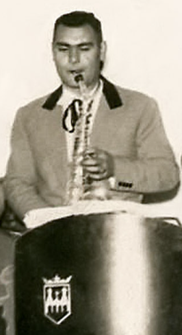 Ramos, saxofonista en la época de la Orquesta Poceiro.