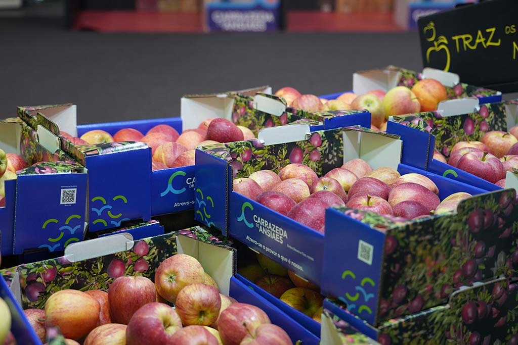 caixas de maçãs