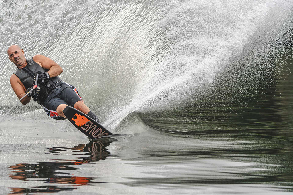 El campeon kundial de motos Juan Noguerol, fue segundo en Esquí, solamente superado por el campeón de España de Esquí Álvaro Montes. ALAN PÉREZ.