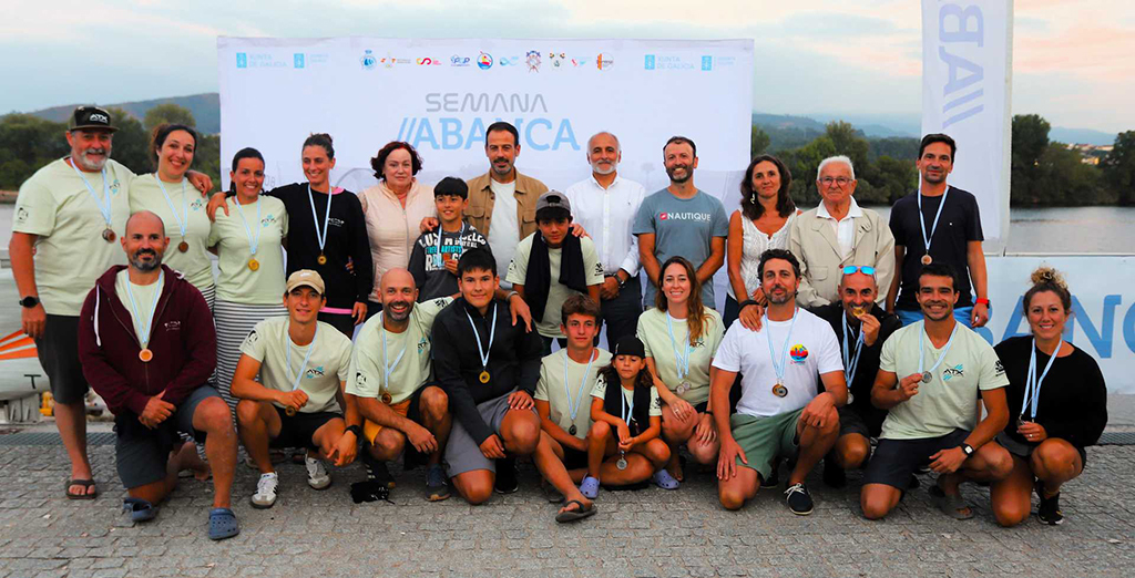 Premiados y autoridades.