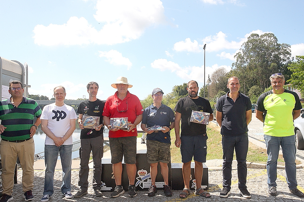 Premiados y autoridades. JUAN CABALLERO.