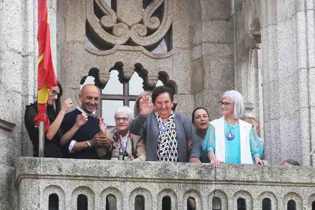 Las fiestas del Cristo de Porriño tuvieron un inicio inolvidable gracias al pregón de Juana da Cruz.