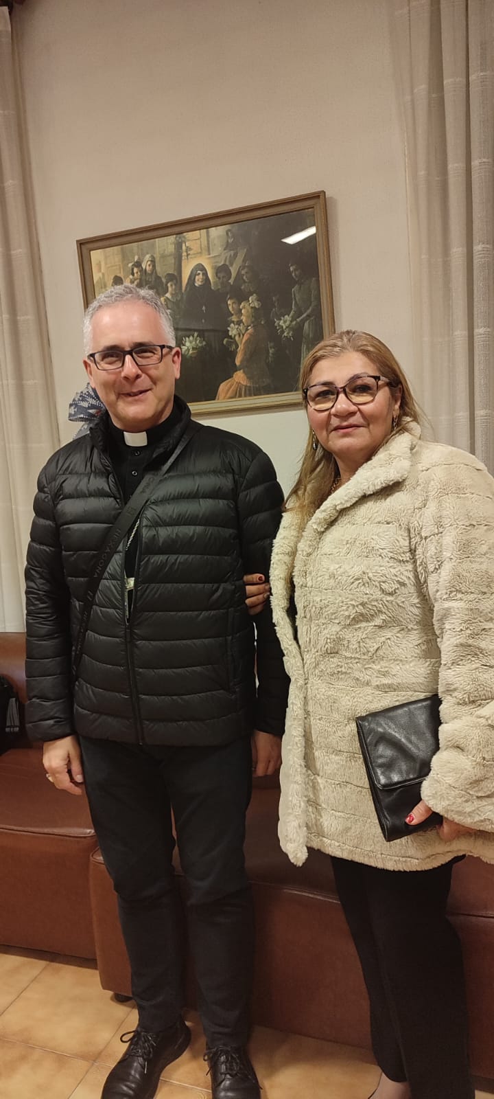 El obispo Antonio Valín con Rocio Ruíz.