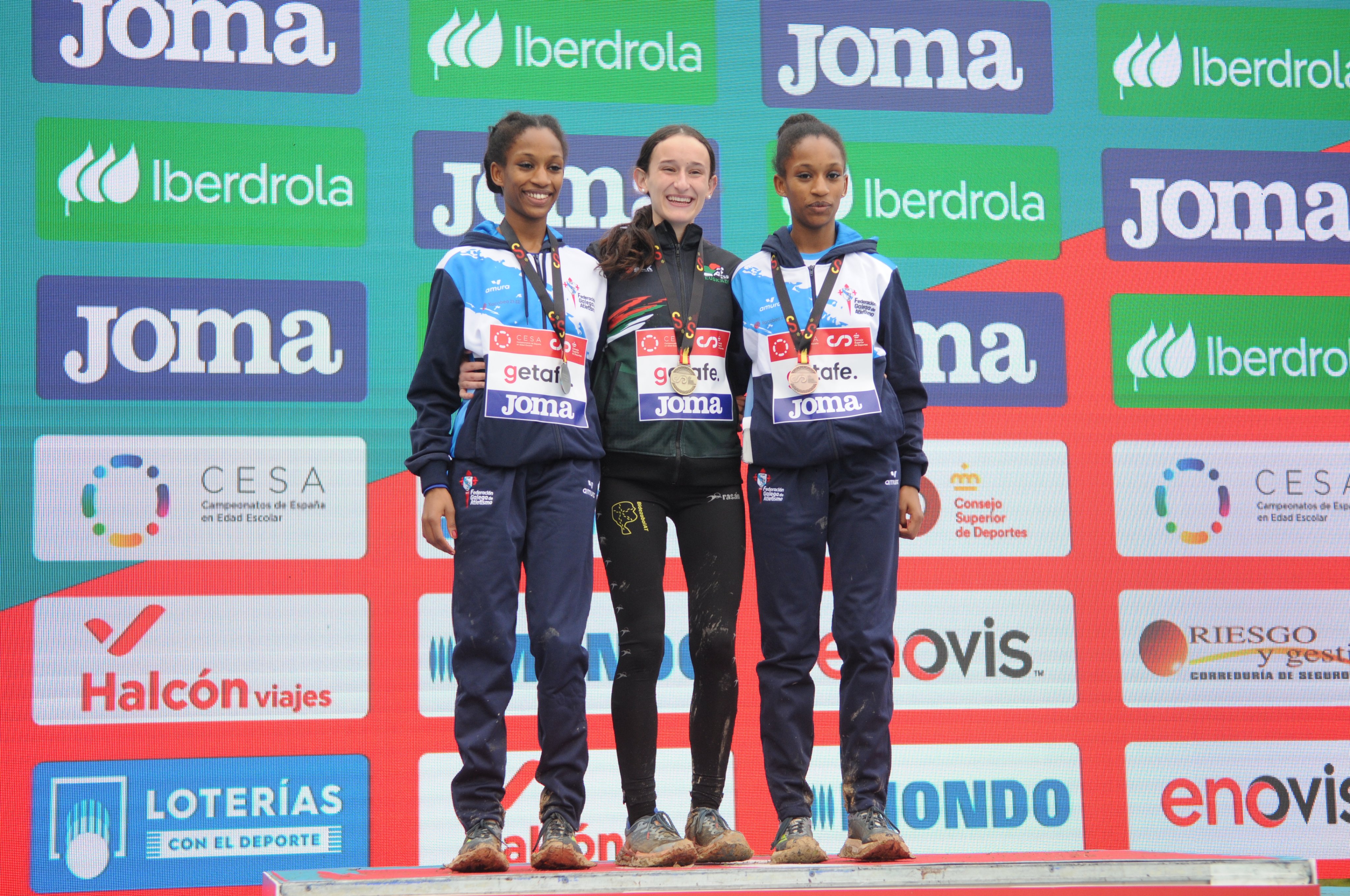 Debris e Demeku. Prata e bronce