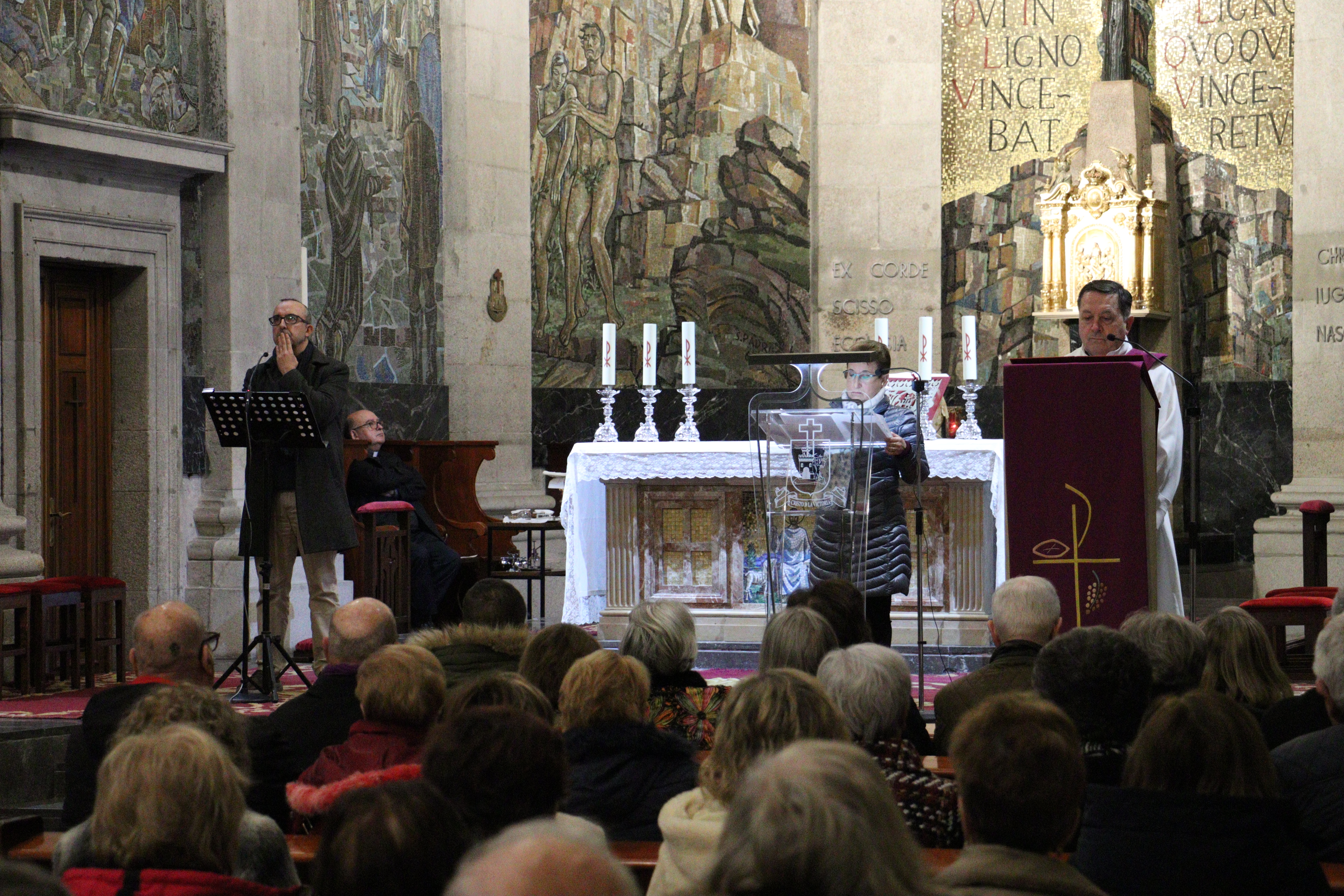 Lectura musicalizada de un fragmento de la Pasion.