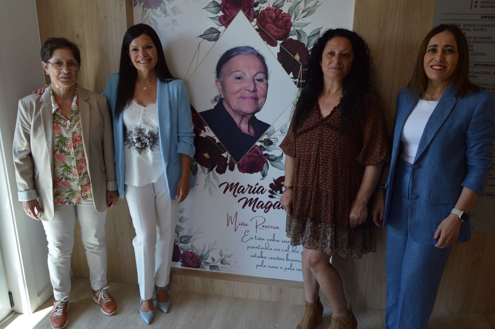 A alcaldesa de Mos xunto a María Magdalena, inspirando a novas xeracións de poetas.