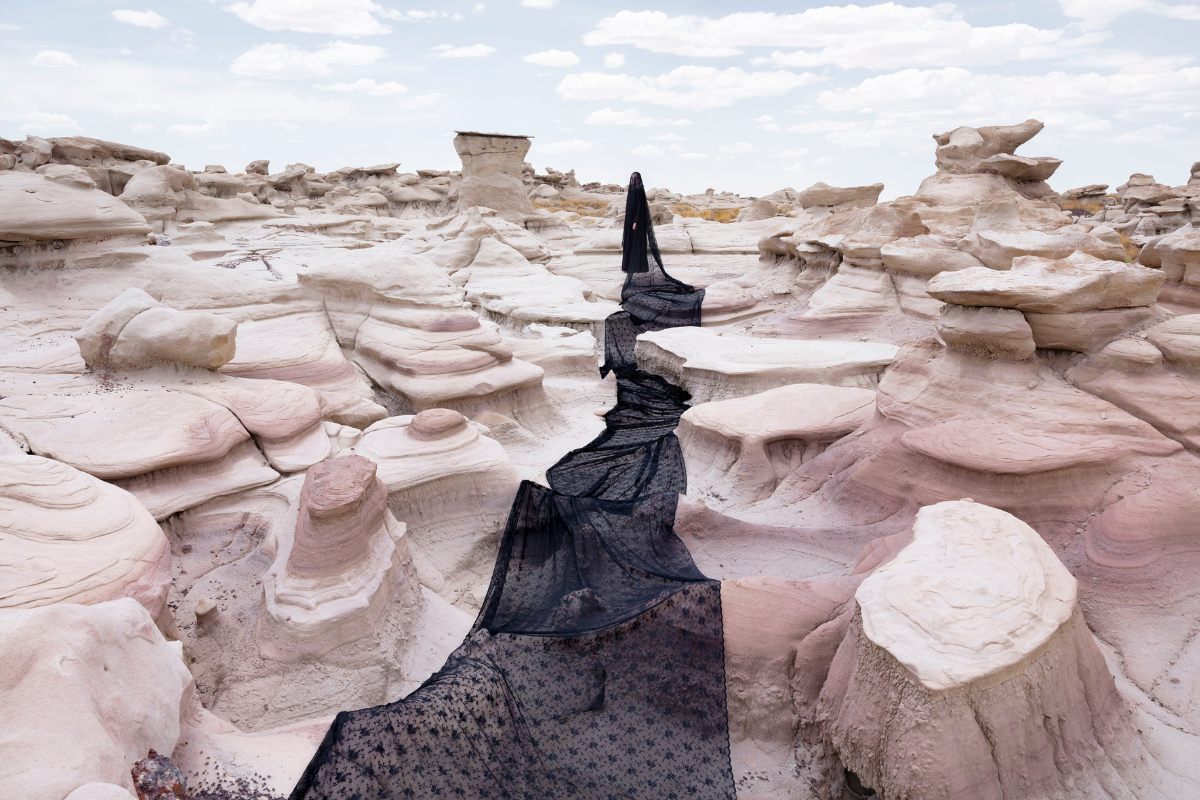 "Trilogía del alma": la nueva exposición de Soledad Córdoba transforma la sala Domus de Cartagena en un espacio de introspección y simbolismo.