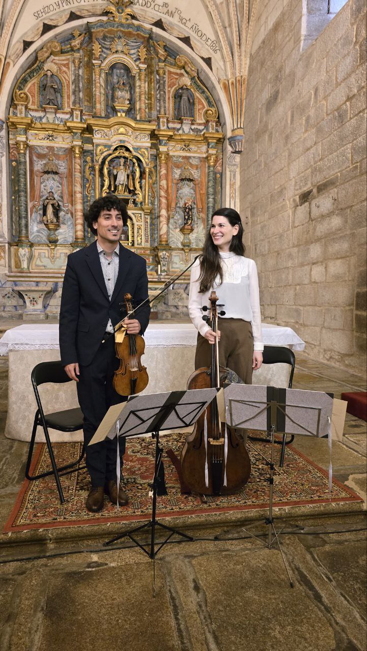 El violinista Mario Braña y la violonchelista Elsa Pidre