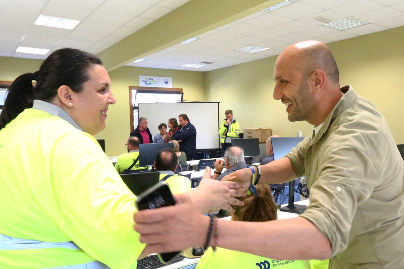 Un proxecto para a creación de dezaoito empregos no Porriño comeza coa incorporación de trece persoas a diferentes áreas do Concello, grazas ao apoio da Deputación de Pontevedra.