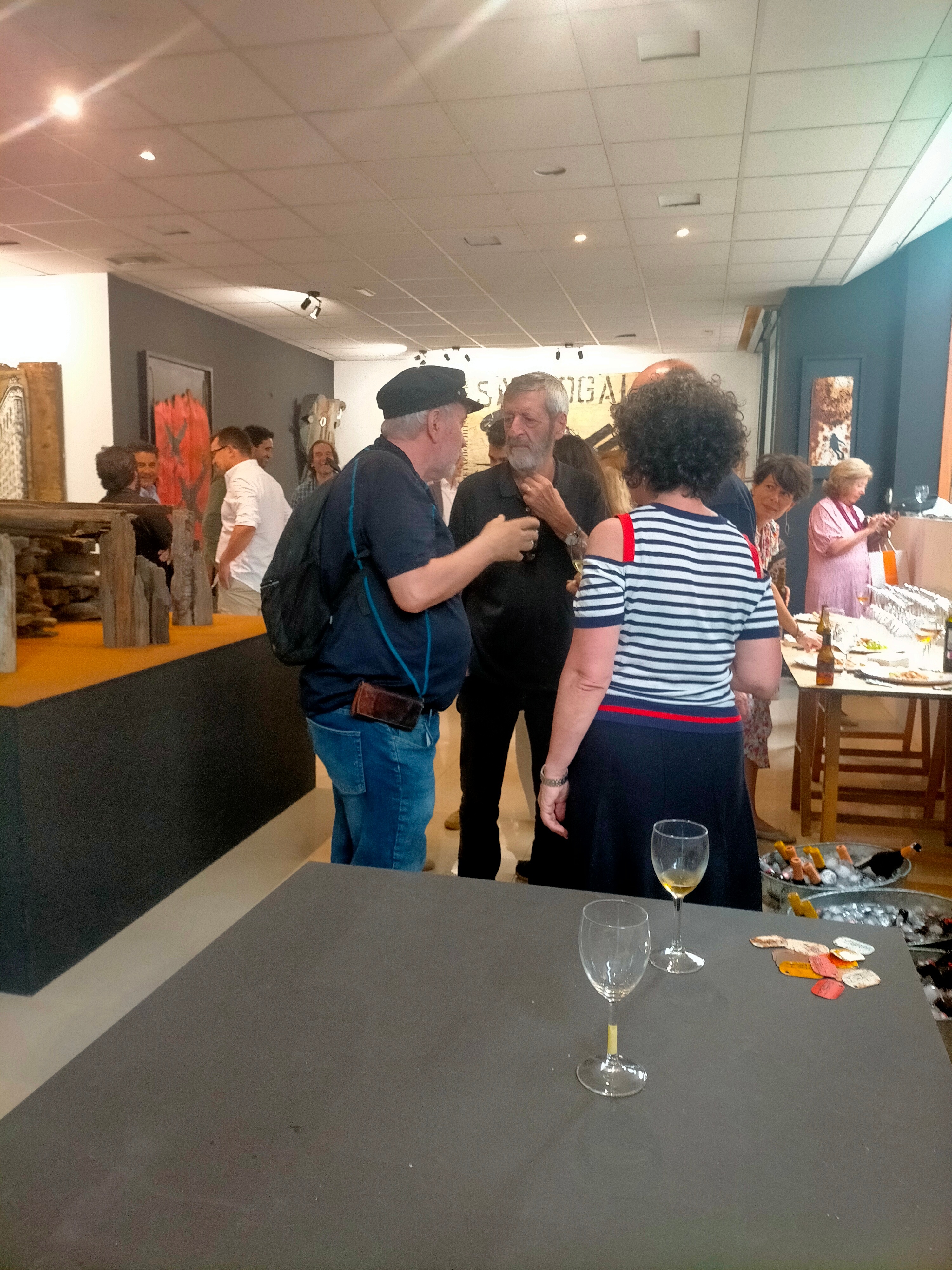 Los artistas Antón Sobral y Tino Canicouba no quisieron perder el evento.