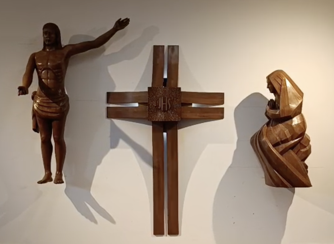 Imagen del Cristo y de la Virgen.