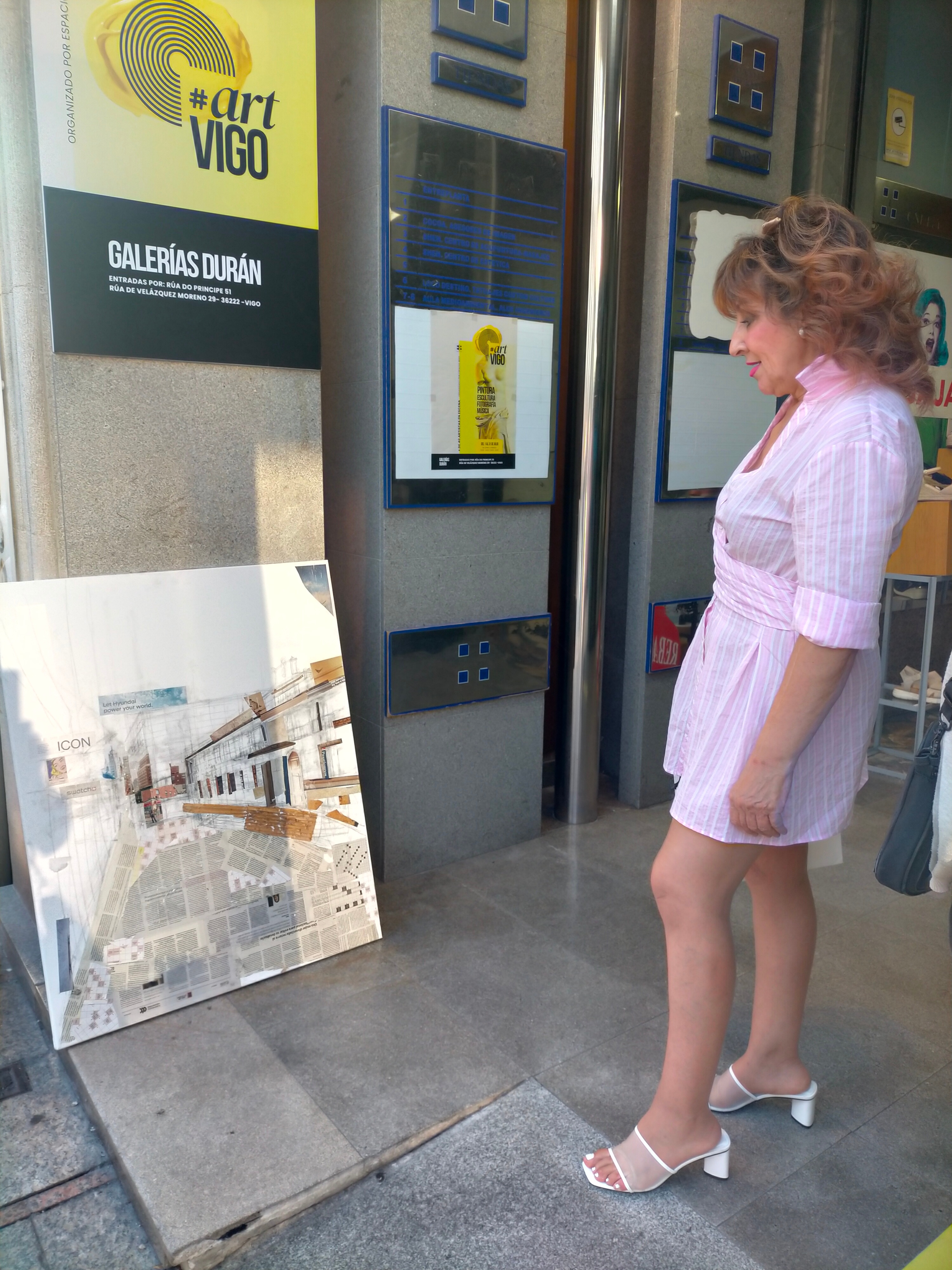 Descubre el vibrante universo artístico de Miranda, donde la estética pop se fusiona con el collage y una mirada irónica.