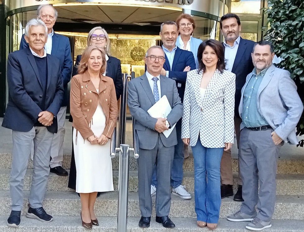 El equipo que liderará la APG durante el próximo quinquenio. La nueva Junta Directiva con María Méndez reelegida presidenta, listos para trabajar por la calidad y la dignidad del periodismo gallego.