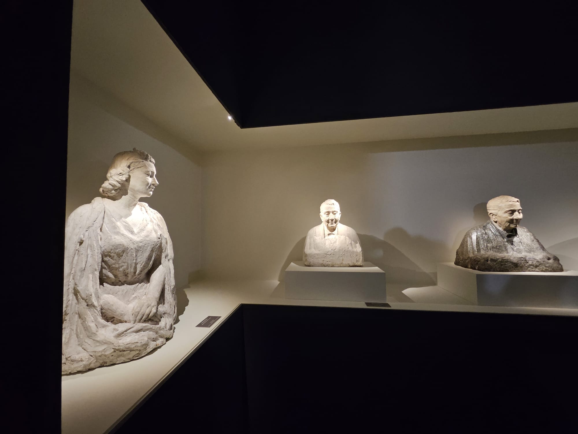 Detalle de una de las esculturas expuestas, obra del artista Asorey.