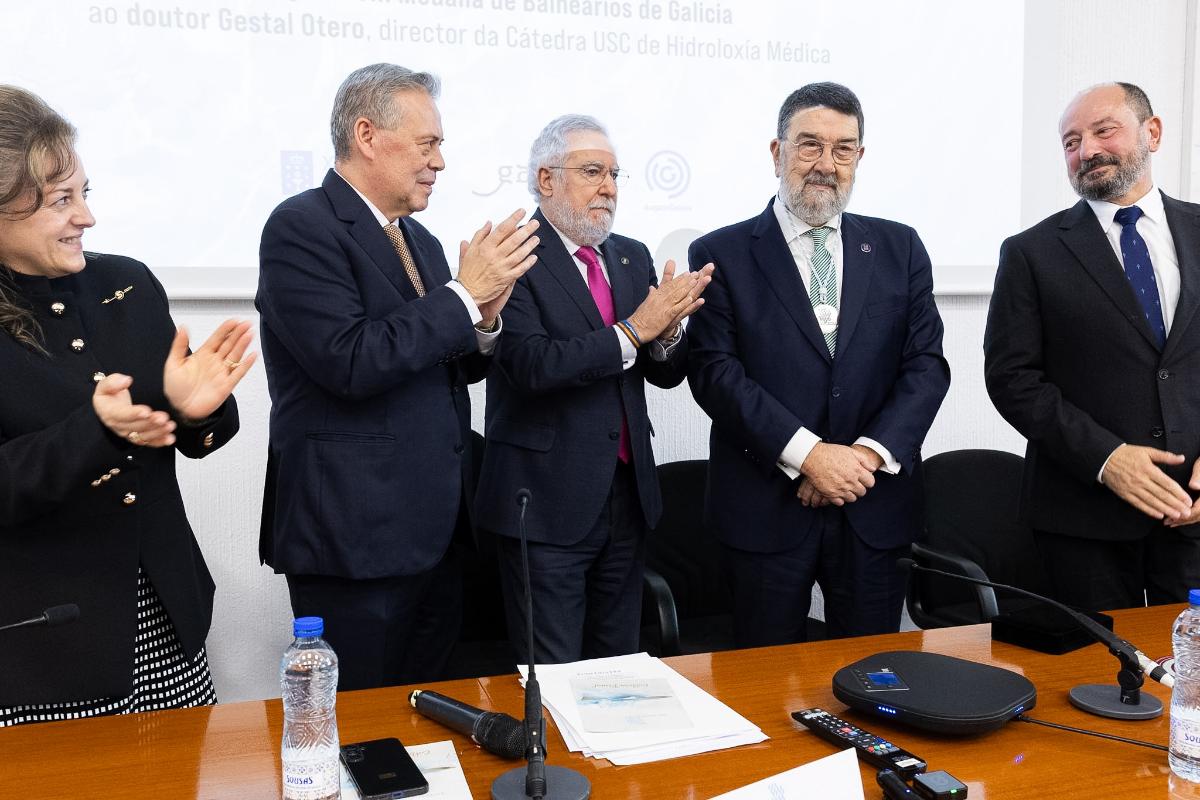 Medalla Balnearios Dr Juan Gestal4