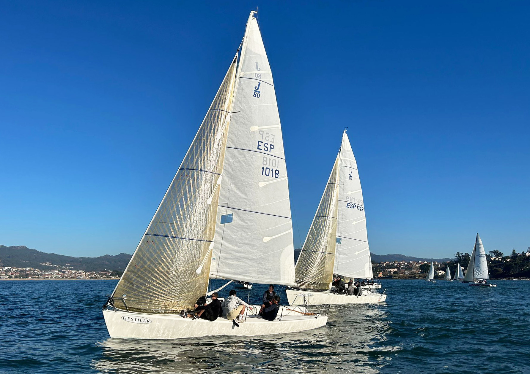 El Okofen en cabeza de la flota en la última jornada disputada hoy - Foto Juan José Durán