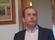 Alfonso Aguiló reflexiona sobre identidad, pluralidad educativa y el papel de la familia en la educación actual.