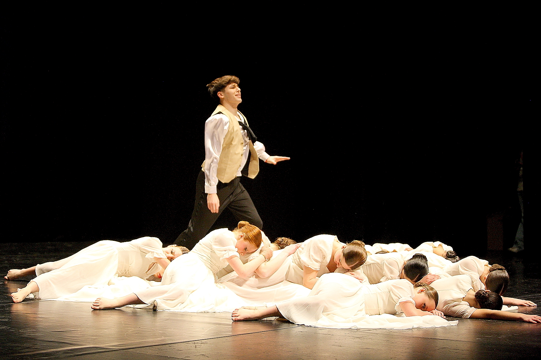 Actuación grupal durante el campeonato Dancing Galicia, que reunió a más de 1.200 bailarines en el auditorio Afundación de Pontevedra.