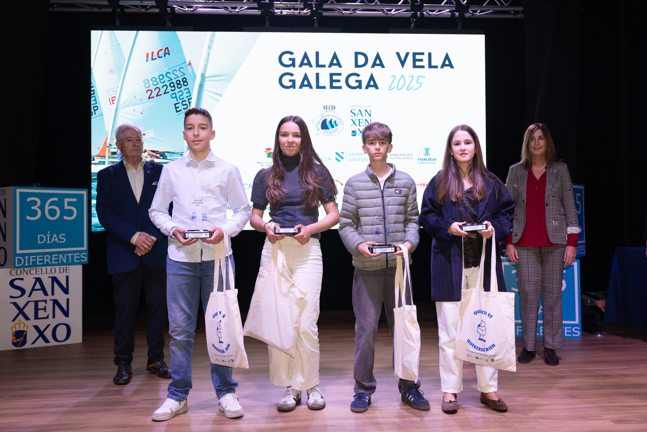 Reconocimiento a la cantera en la ceremonia, con varios deportistas jóvenes premiados por sus logros internacionales.