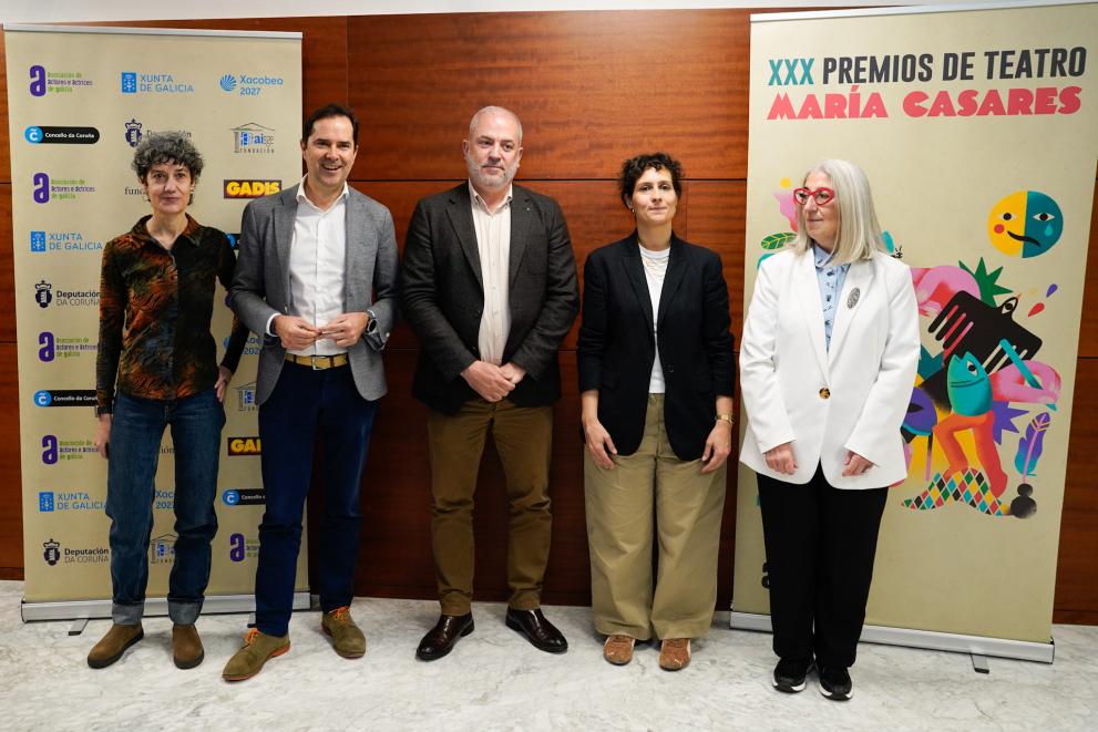 Representantes institucionales y del sector teatral presentan en A Coruña la 30ª edición de los Premios María Casares, que se celebrarán el 8 de abril en el Teatro Rosalía de Castro.