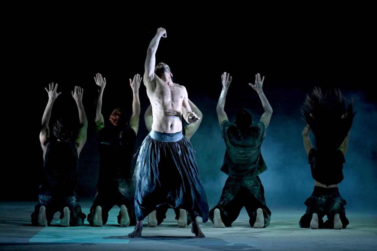 Escena de El Vacío, una de las propuestas internacionales de danza contemporánea que se estrenan en España en el marco de Escenas do cambio.