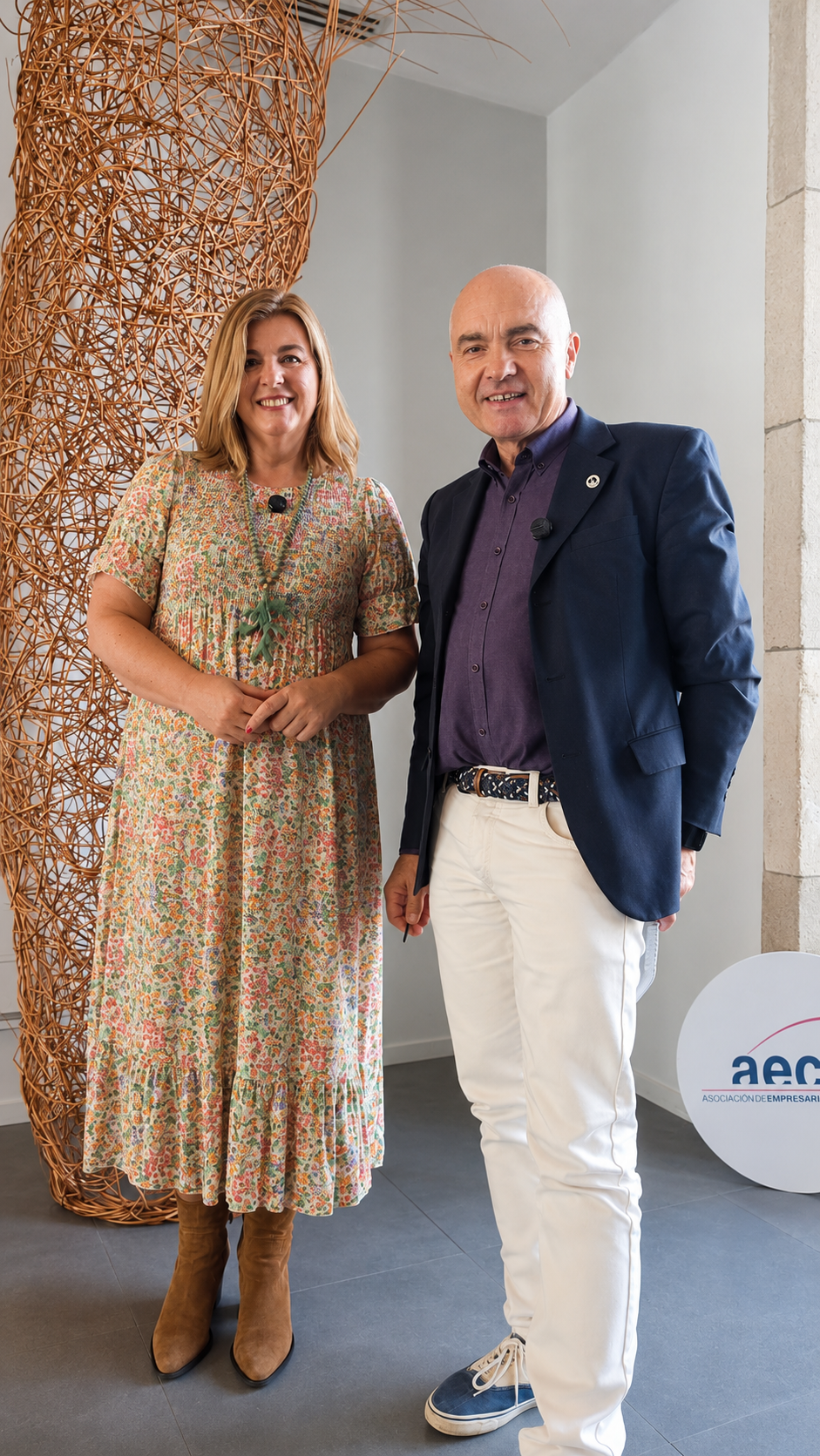 Ana Ulloa con el director de DL-G, Roberto Ledo, tras la entrevista.