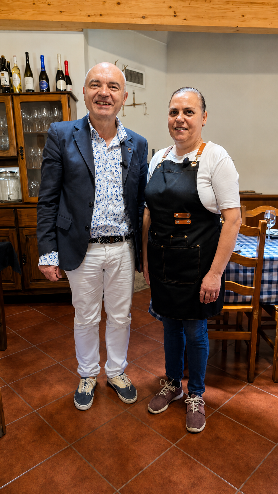 Manuela con el director de DL-G, Roberto Ledo, tras la entrevista.