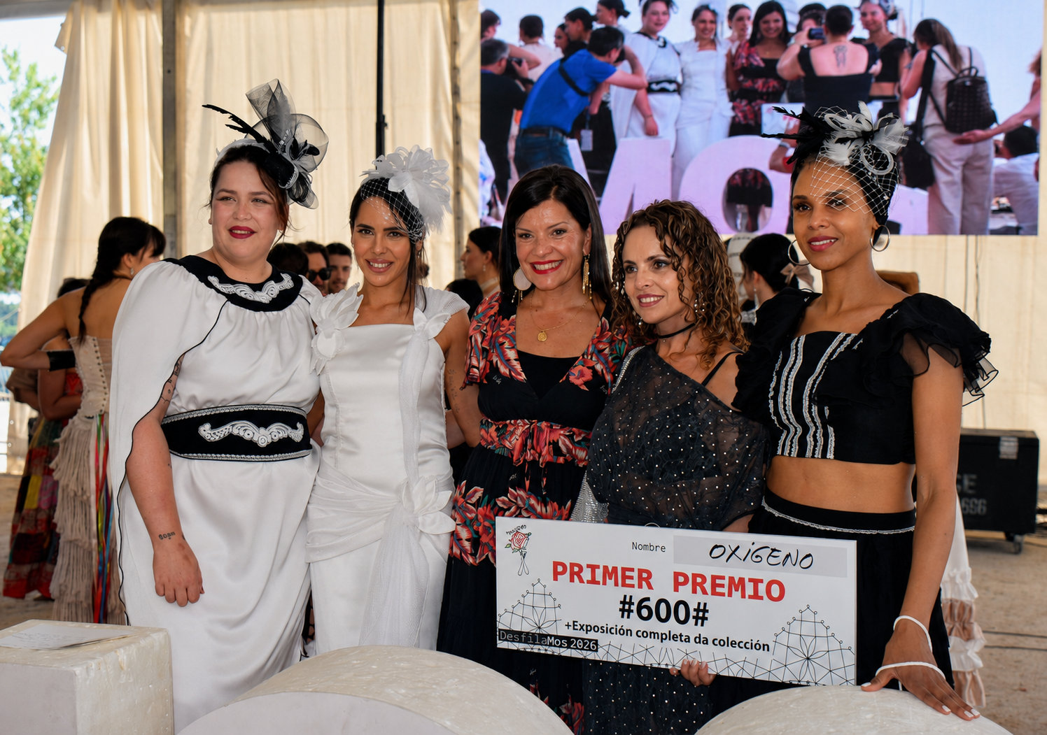La colección 'Oxígeno', de Marta, recibió el primer premio del VI Desfilamos en Mos, en una final que también la distinguió con el Premio del Público.