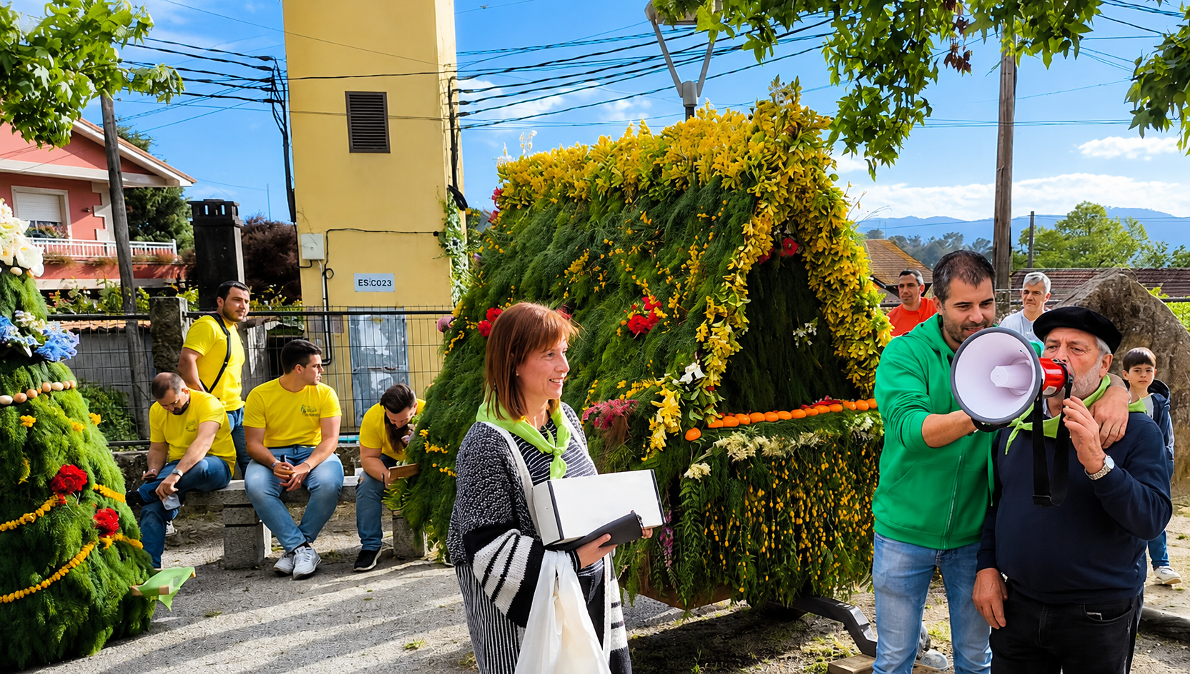 A celebración dos Maios reúne cada primavera á veciñanza de San Mateo de Oliveira arredor dunha das tradicións populares máis emblemáticas de Galicia, nunha festa que combina creatividade, música e participación comunitaria.