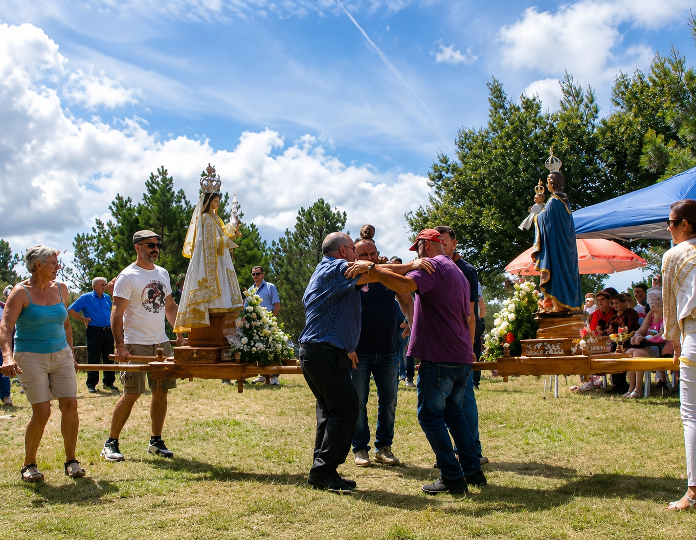 As dúas imaxes da Virxe da Guía de Maceira “bailan” fronte a fronte ao son das gaitas, nun dos momentos máis emotivos e singulares da romaría, símbolo da unión entre a igrexa parroquial e a capela do alto da Guía.
