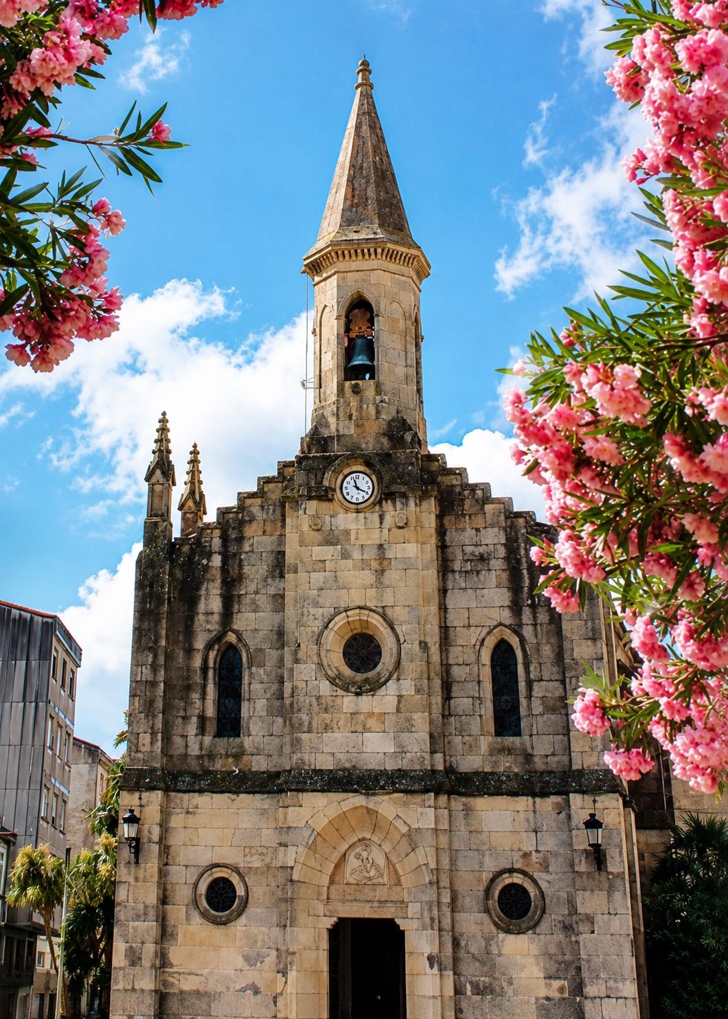 Iglesia parroquial de San Miguel de Ponteareas.