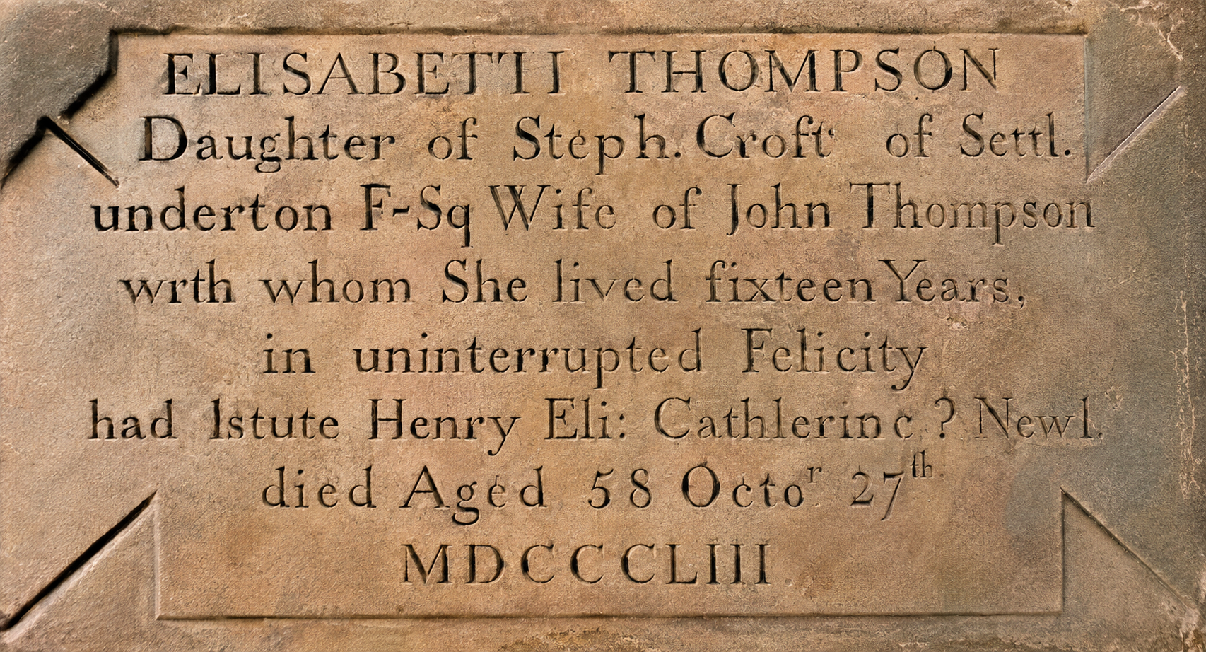 Lápida de Elizabeth Croft, esposa de John Thompson, fallecida en 1753 después de haber vivido durante años en Enxomil.
