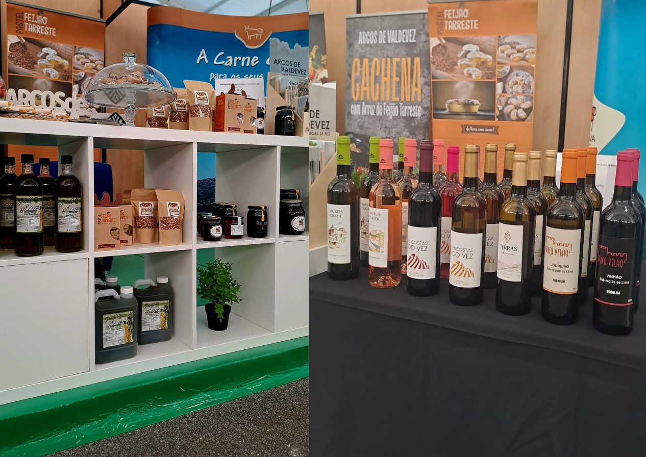 Productos de Arcos de Valdevez expuestos en AgroSemana, con los vinos, aceites, dulces y otras especialidades locales como escaparate de la riqueza agroalimentaria del municipio.