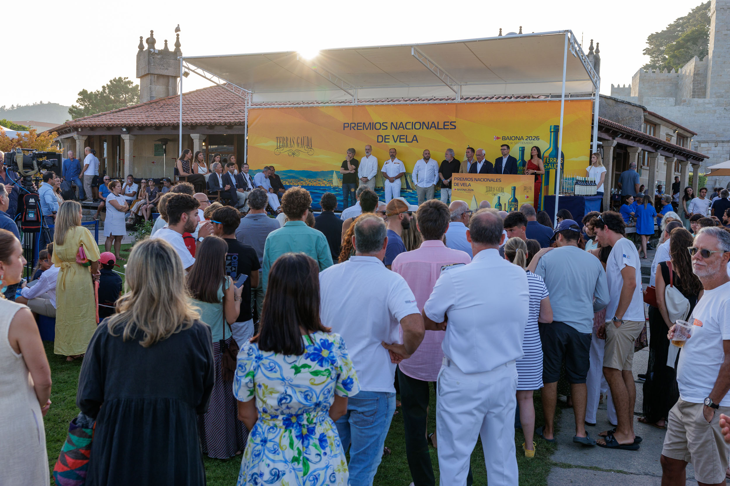 Gran afluencia de publico en la gala - Foto Lalo R Villar