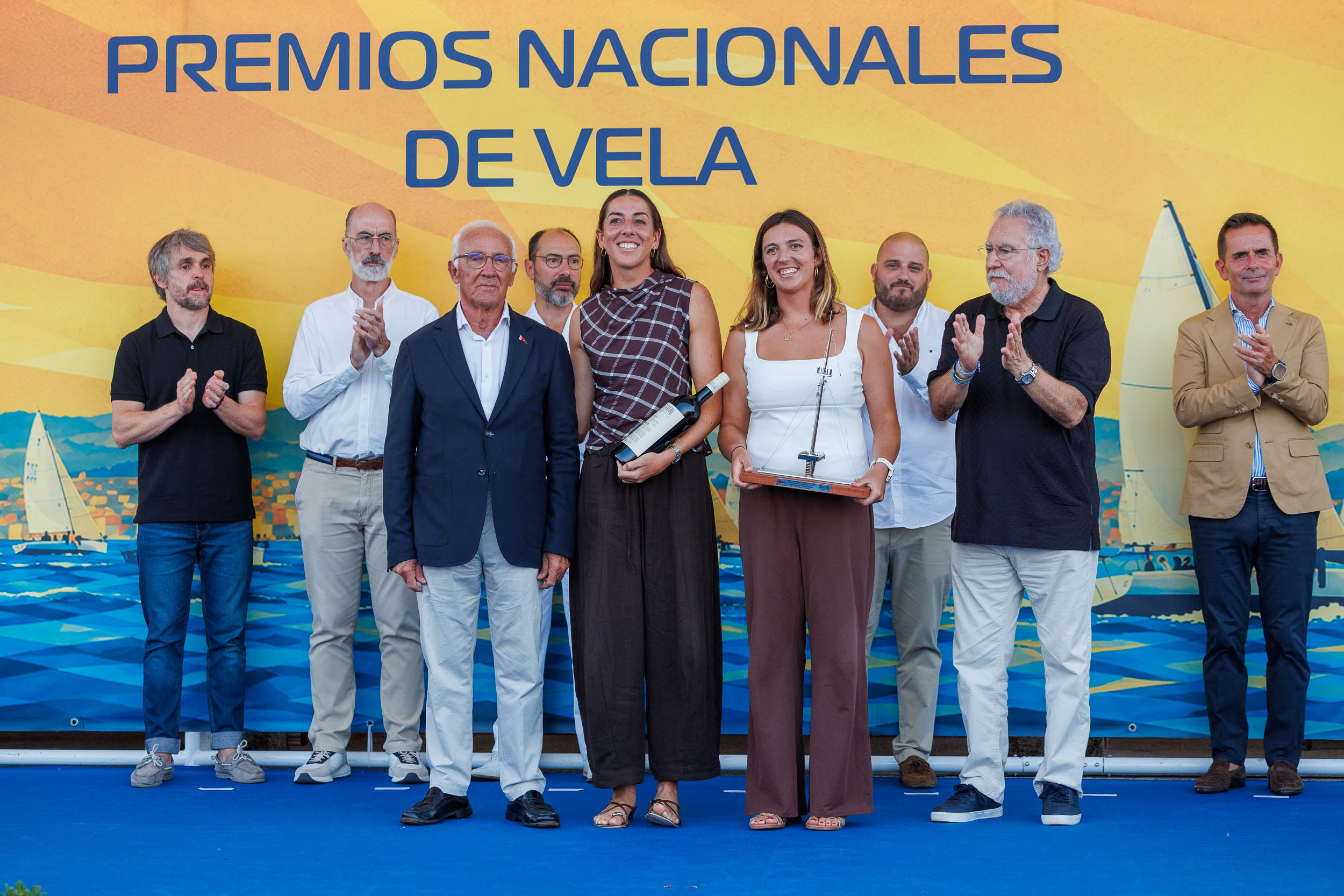 Paula Barceló y María Cantero recibieron el reconocimiento a la Mejor Tripulación Olímpica por sus resultados en la clase 49er FX. LALO R. VILLAR