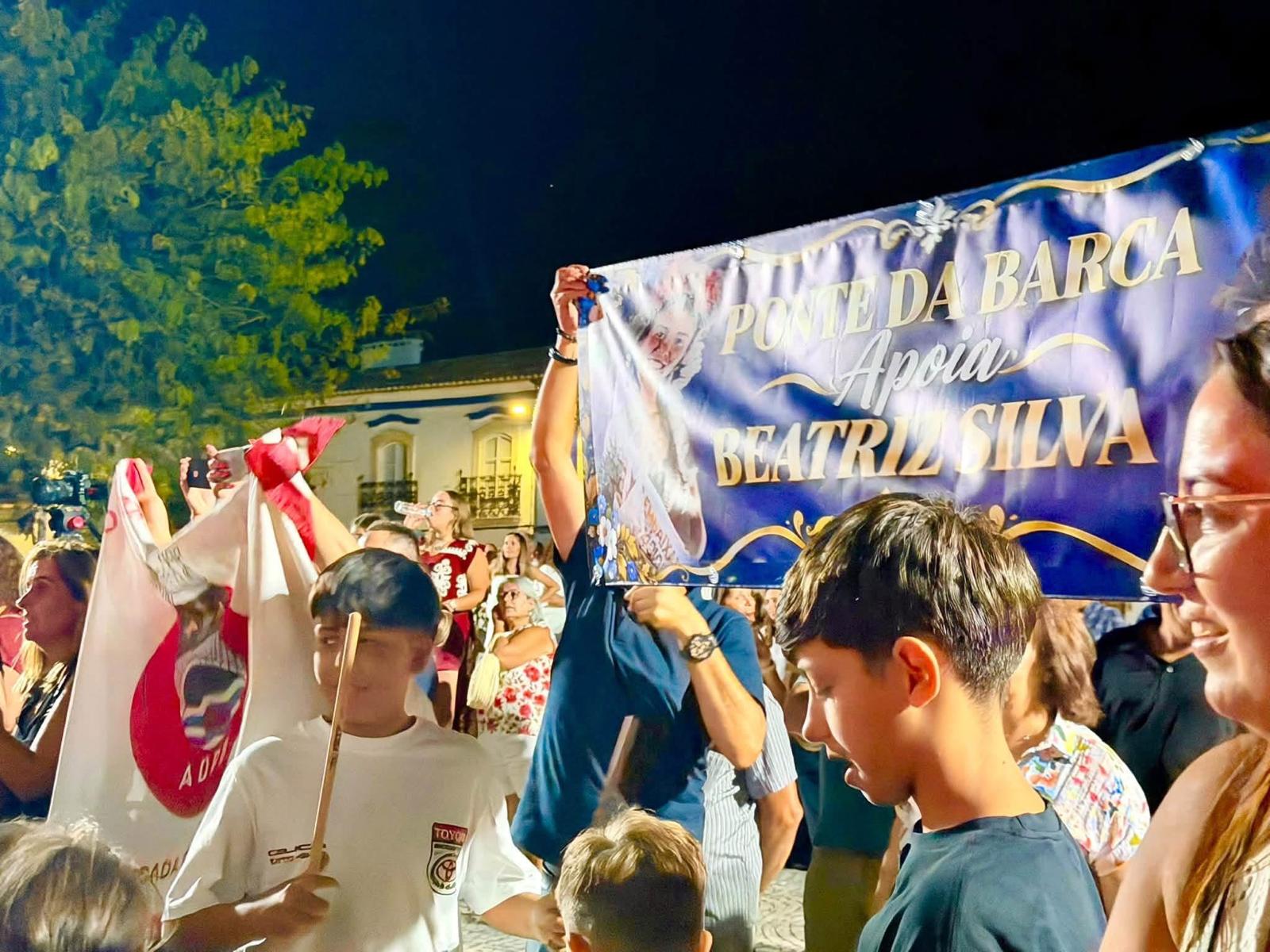 Ponte da Barca arropa a Beatriz Silva: numerosos vecinos viajaron hasta Vidigueira para apoyar a la representante del municipio durante la gala.
